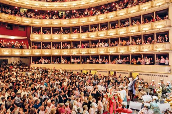 Orquesta Mozart de Viena en la Ópera del Estado